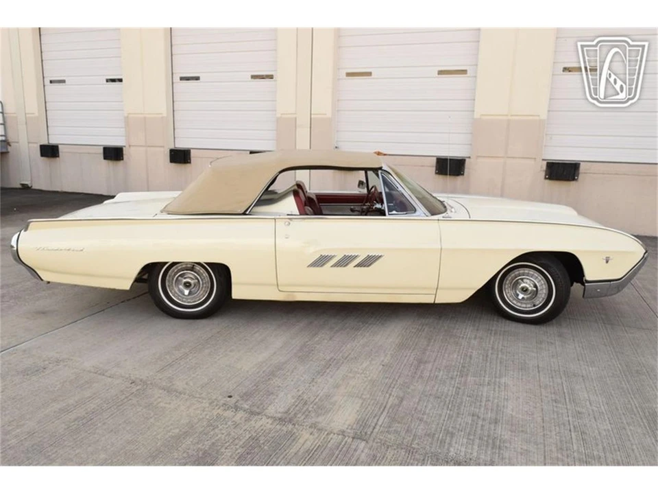 1963 Ford Thunderbird 3rd Gen - Image 18 of 31