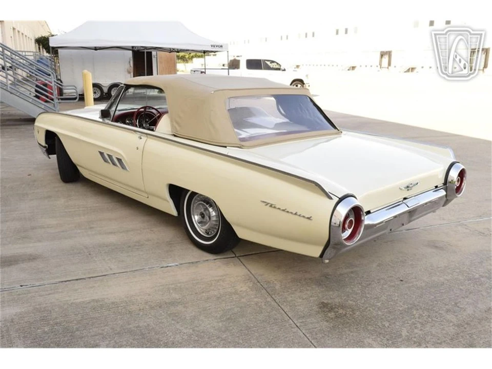 1963 Ford Thunderbird 3rd Gen - Image 9 of 31