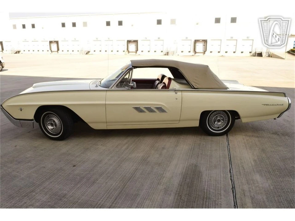 1963 Ford Thunderbird 3rd Gen - Image 5 of 31