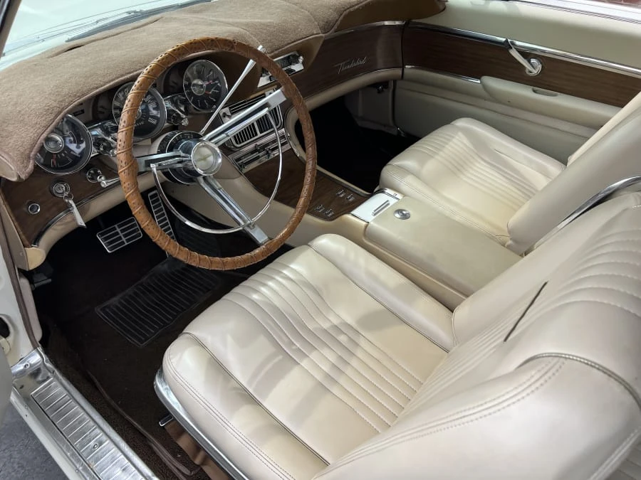 1963 Ford Thunderbird 3rd Gen - Image 4 of 10