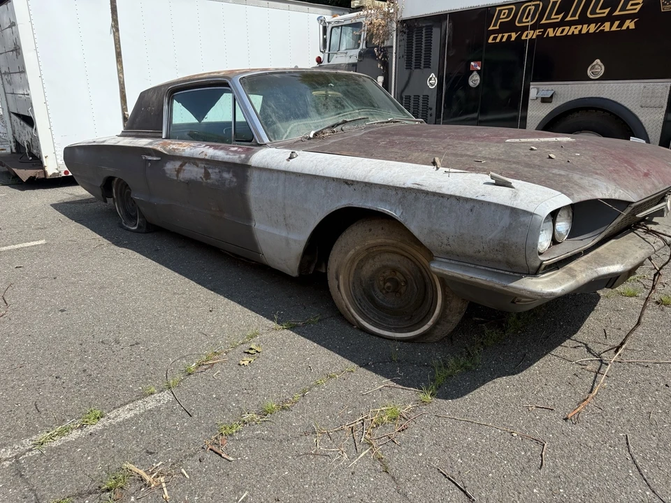 1963 Ford Thunderbird 3rd Gen - Image 3 of 8