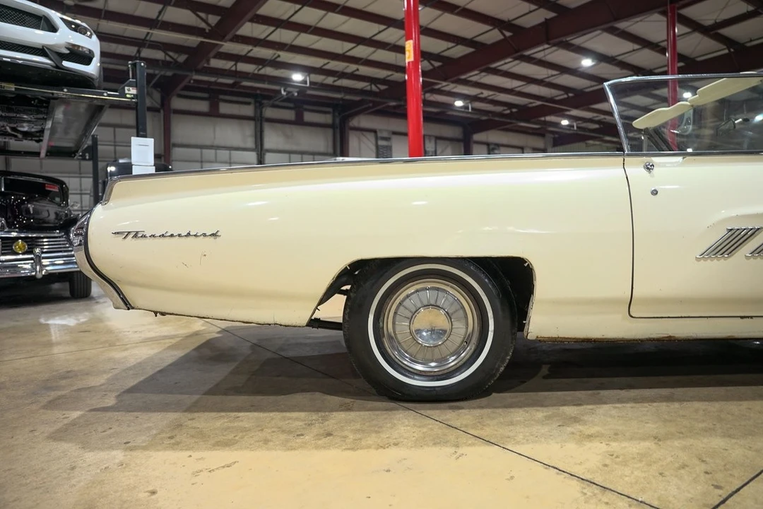 1963 Ford Thunderbird 3rd Gen - Image 9 of 12