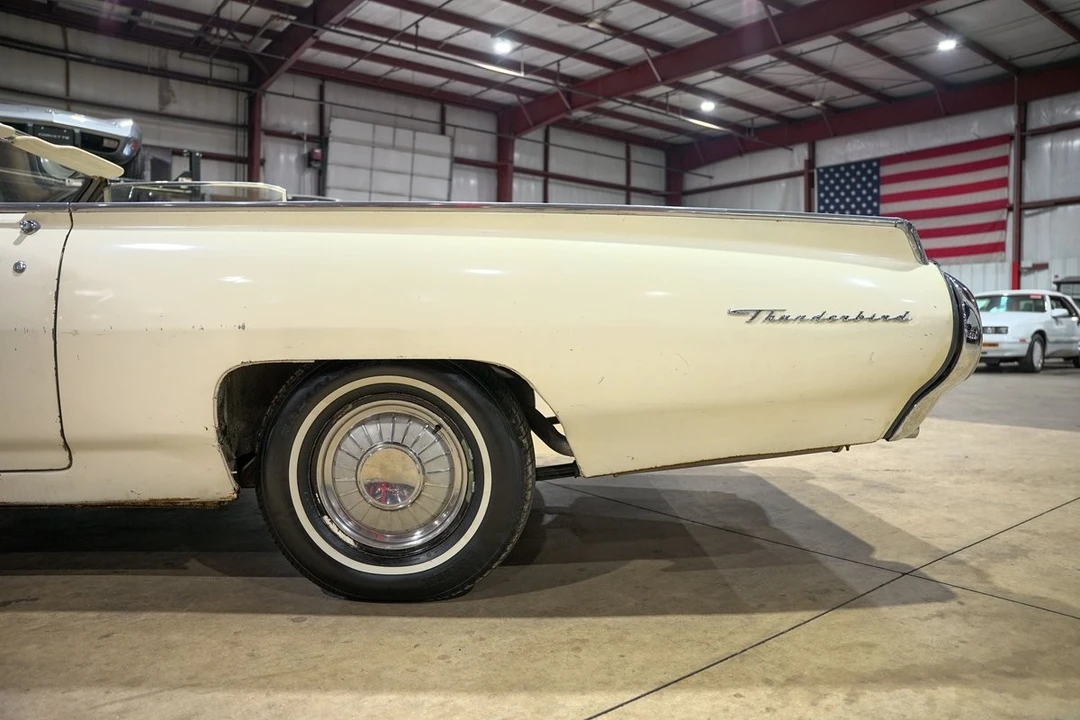 1963 Ford Thunderbird 3rd Gen - Image 5 of 12