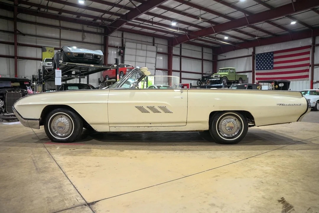 1963 Ford Thunderbird 3rd Gen - Image 4 of 12