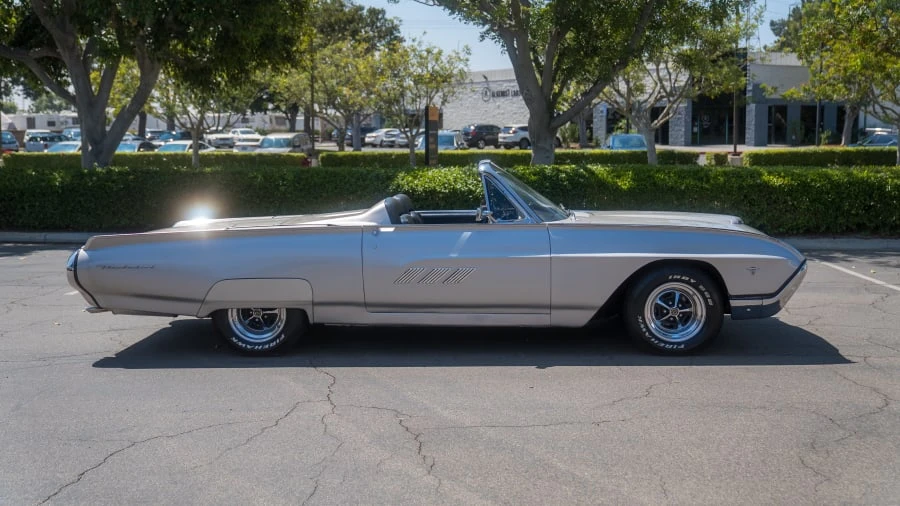 1963 Ford Thunderbird 3rd Gen - Image 2 of 31