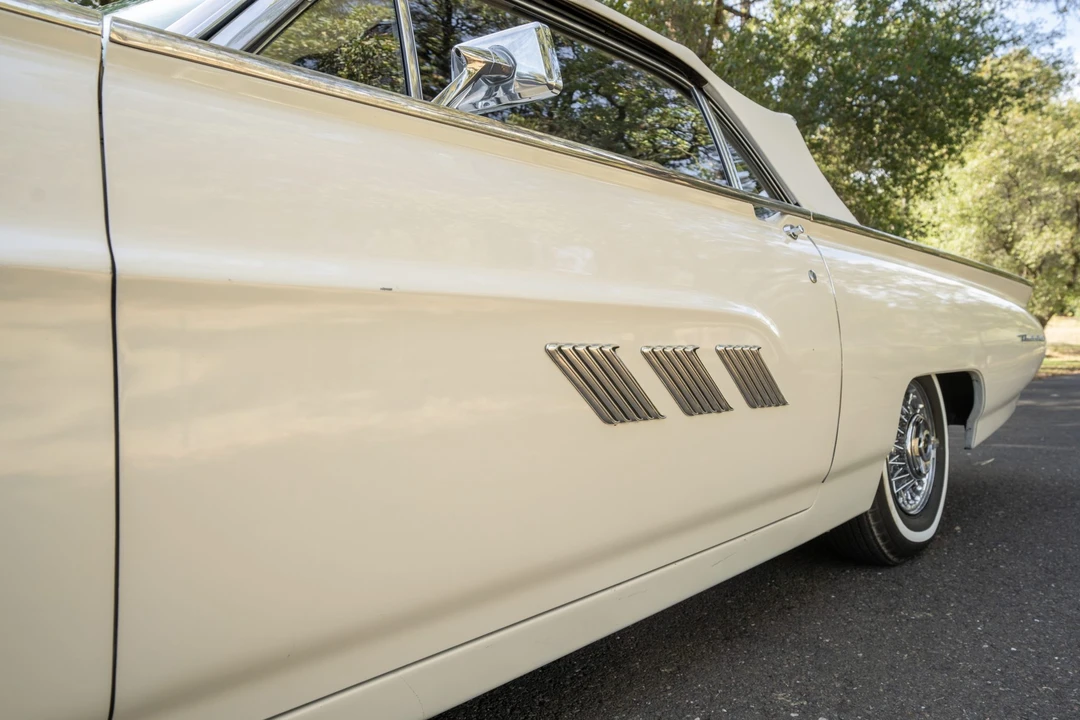 1963 Ford Thunderbird 3rd Gen - Image 26 of 31