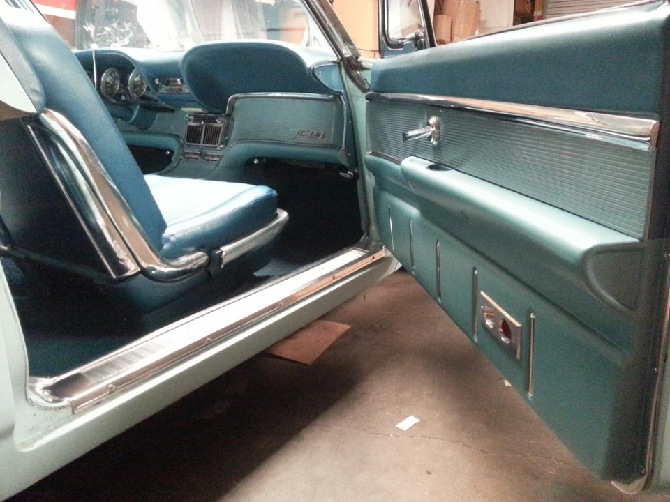 1963 Ford Thunderbird 3rd Gen - Image 13 of 31