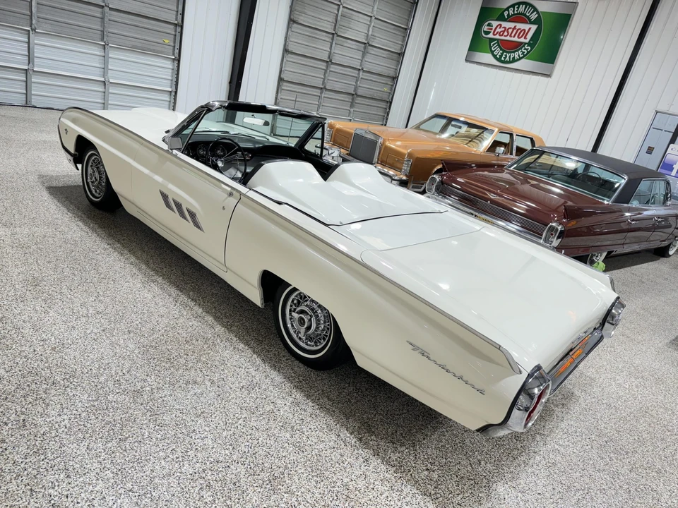 1963 Ford Thunderbird 3rd Gen - Image 13 of 31