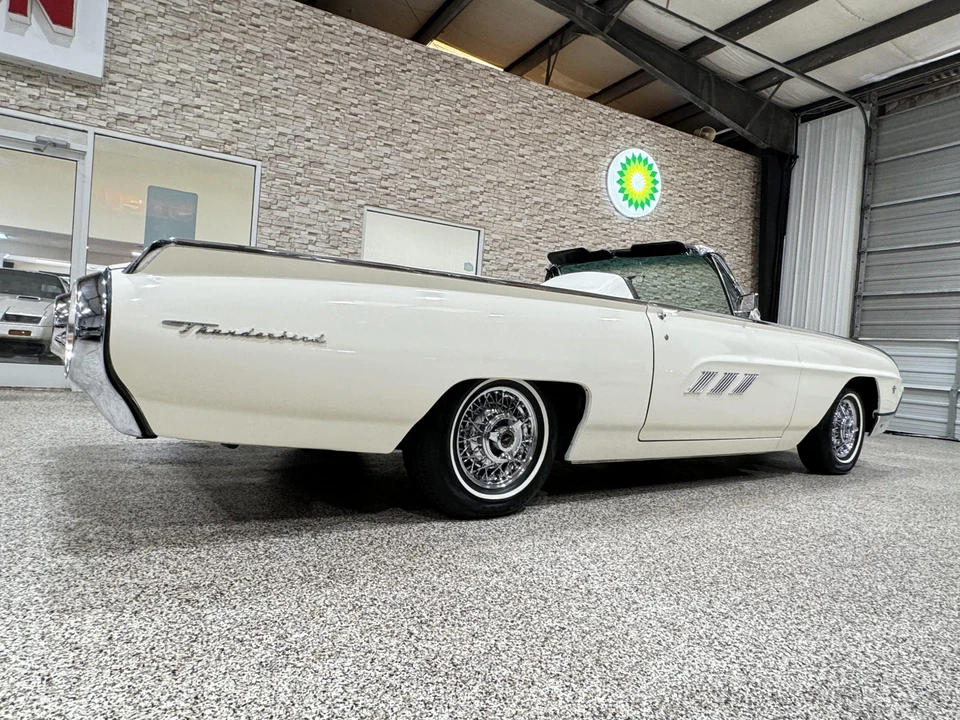 1963 Ford Thunderbird 3rd Gen - Image 24 of 31