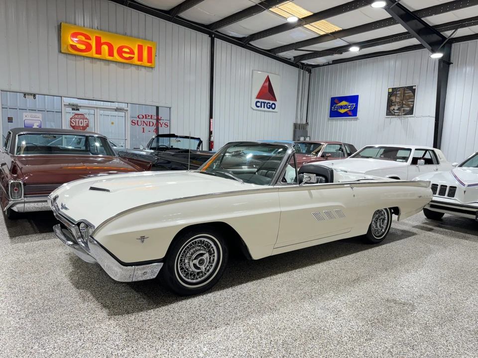 1963 Ford Thunderbird 3rd Gen - Image 11 of 31