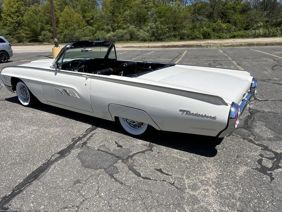 1963 Ford Thunderbird 3rd Gen - Image 20 of 31