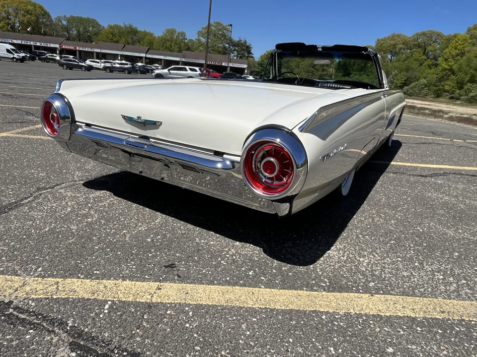 1963 Ford Thunderbird 3rd Gen - Image 24 of 31