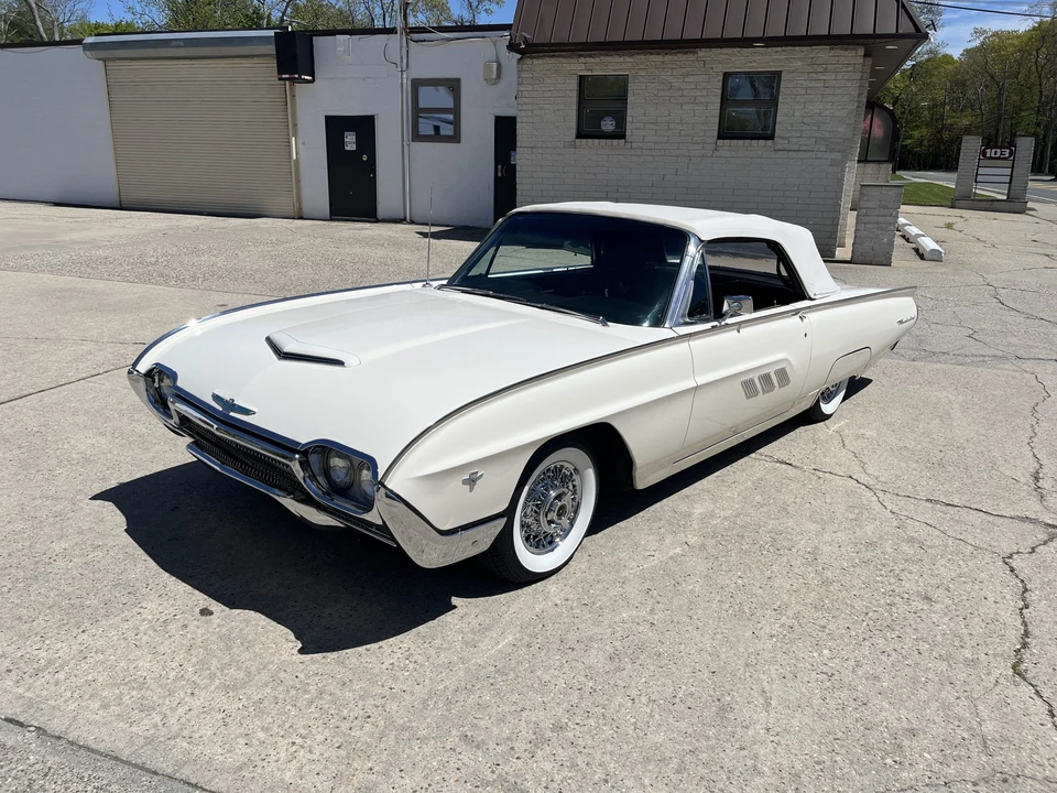 1963 Ford Thunderbird 3rd Gen - Image 2 of 31