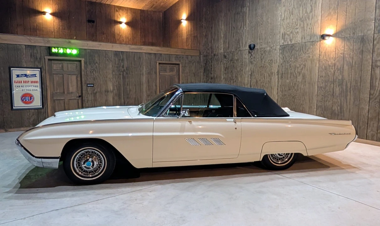 1963 Ford Thunderbird 3rd Gen - Image 22 of 31