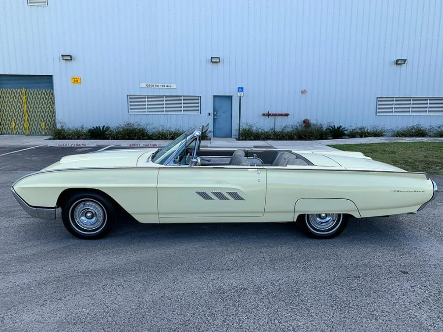 1963 Ford Thunderbird 3rd Gen - Image 2 of 8