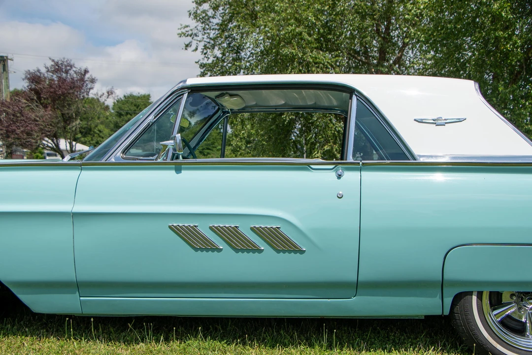 1963 Ford Thunderbird 3rd Gen - Image 24 of 31