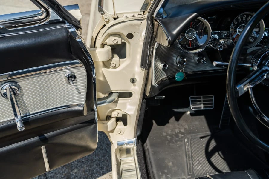 1963 Ford Thunderbird 3rd Gen - Image 28 of 31