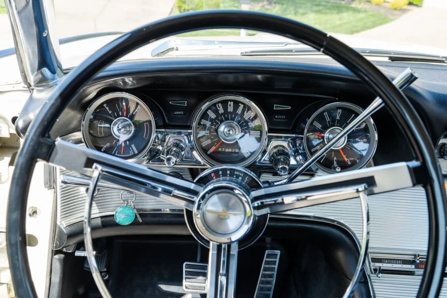 1963 Ford Thunderbird 3rd Gen - Image 18 of 31
