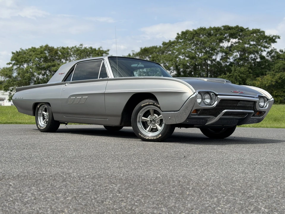 1963 Ford Thunderbird 3rd Gen - Image 11 of 31