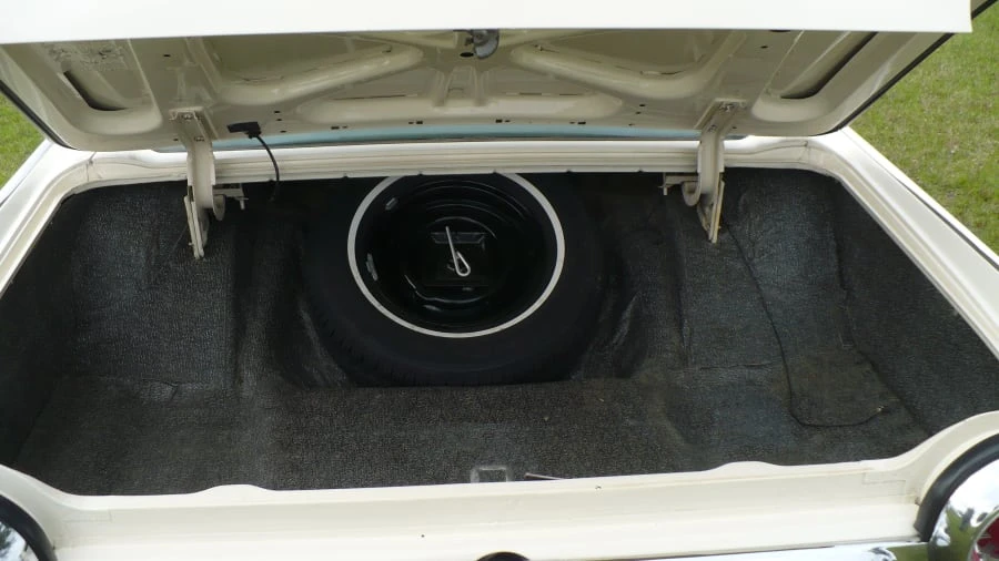 1963 Ford Thunderbird 3rd Gen - Image 17 of 26