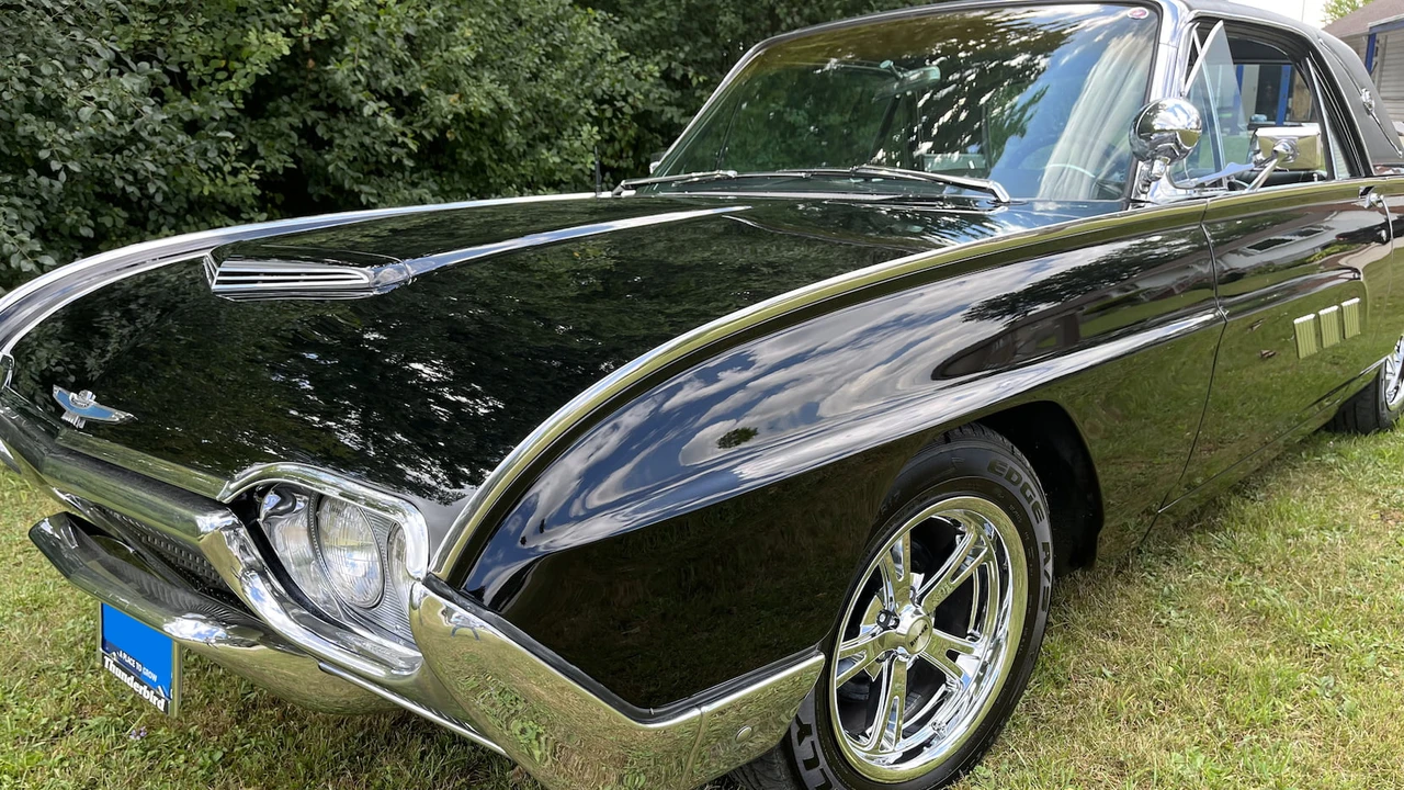 1963 Ford Thunderbird 3rd Gen - Image 9 of 25