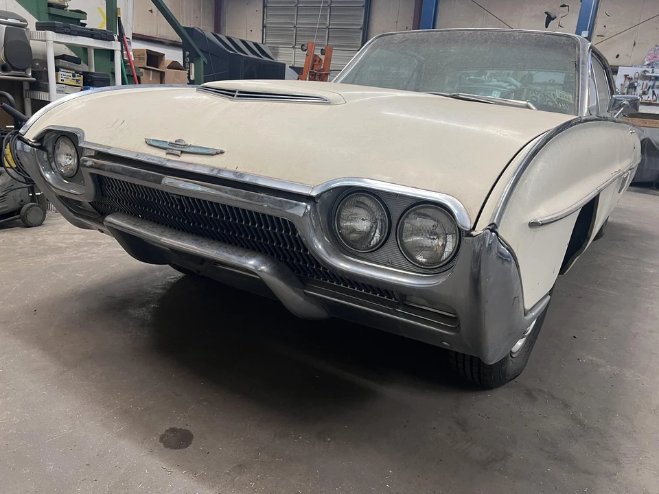 1963 Ford Thunderbird 3rd Gen - Image 13 of 31