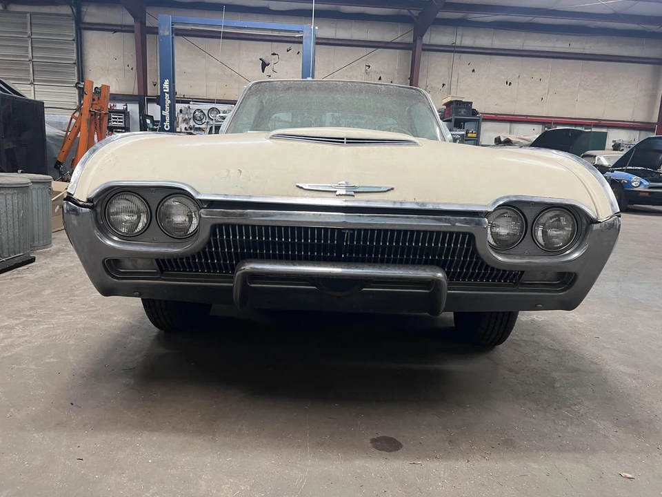 1963 Ford Thunderbird 3rd Gen - Image 11 of 31