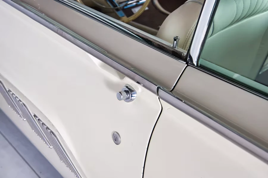 1963 Ford Thunderbird 3rd Gen - Image 25 of 31