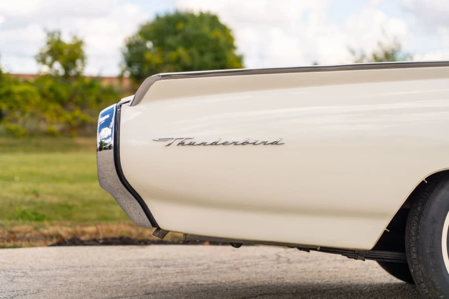 1963 Ford Thunderbird 3rd Gen - Image 11 of 27