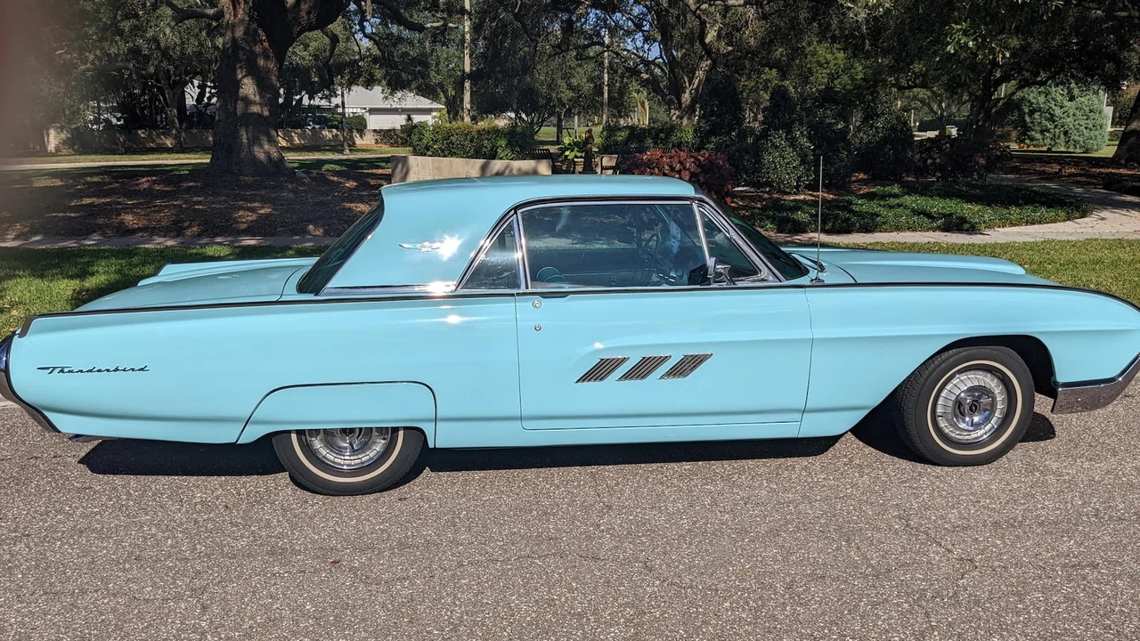 1963 Ford Thunderbird 3rd Gen - Image 2 of 12