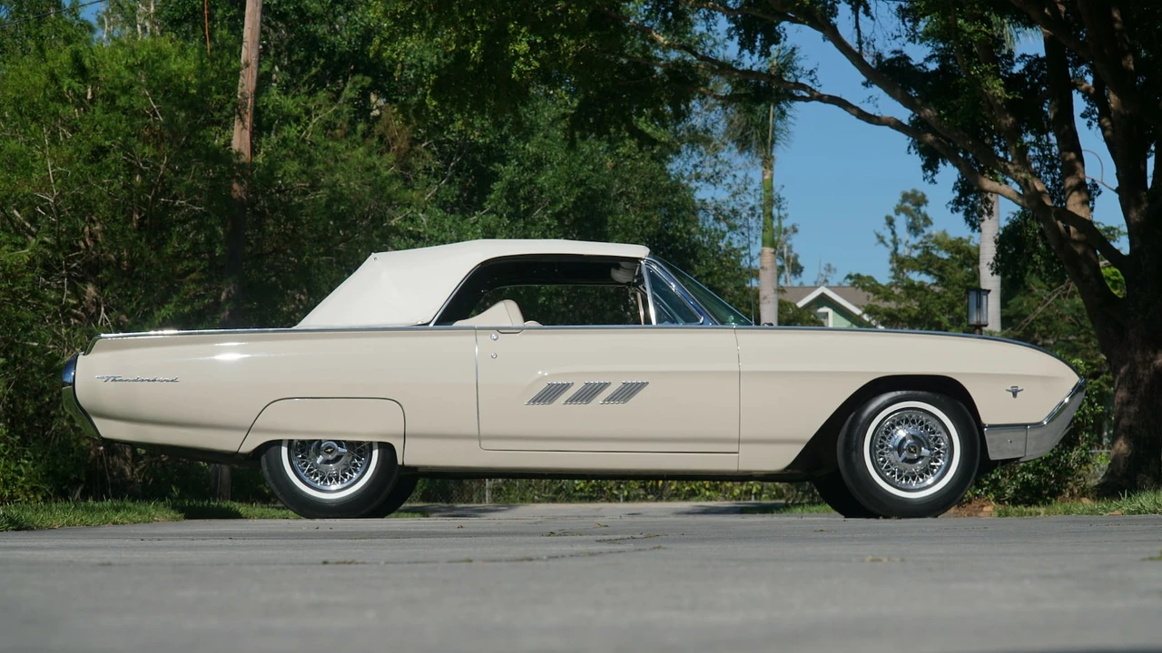 1963 Ford Thunderbird 3rd Gen - Image 2 of 17