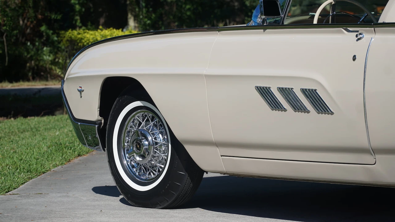 1963 Ford Thunderbird 3rd Gen - Image 11 of 17