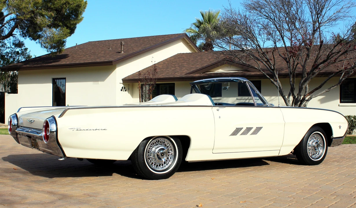 1963 Ford Thunderbird 3rd Gen - Image 13 of 31
