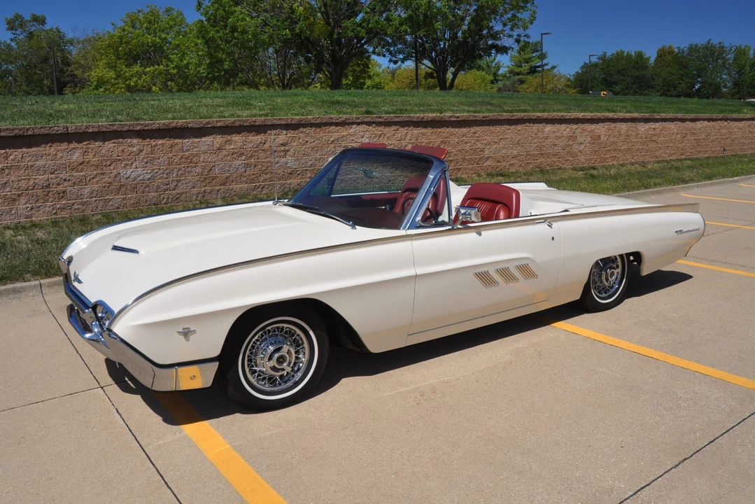 1963 Ford Thunderbird 3rd Gen - Image 22 of 31