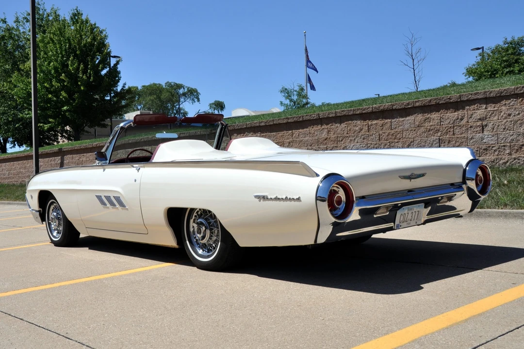 1963 Ford Thunderbird 3rd Gen - Image 13 of 31
