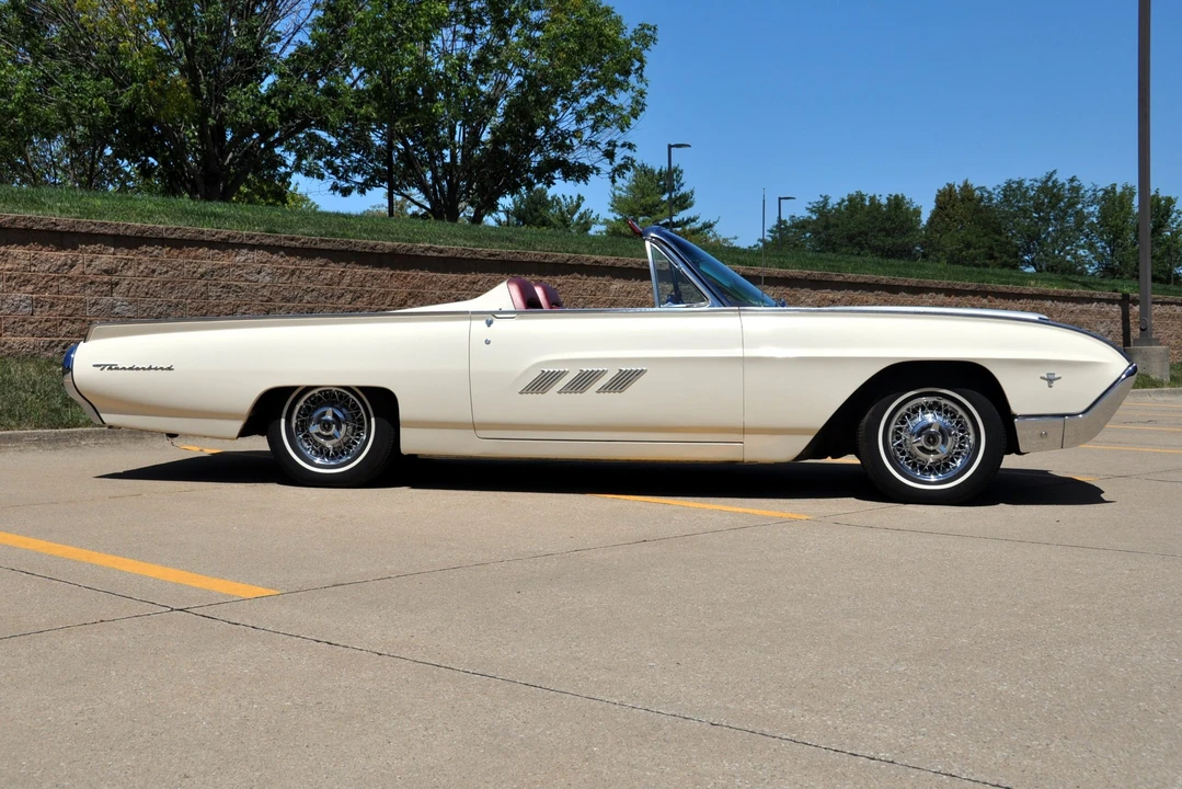 1963 Ford Thunderbird 3rd Gen - Image 9 of 31