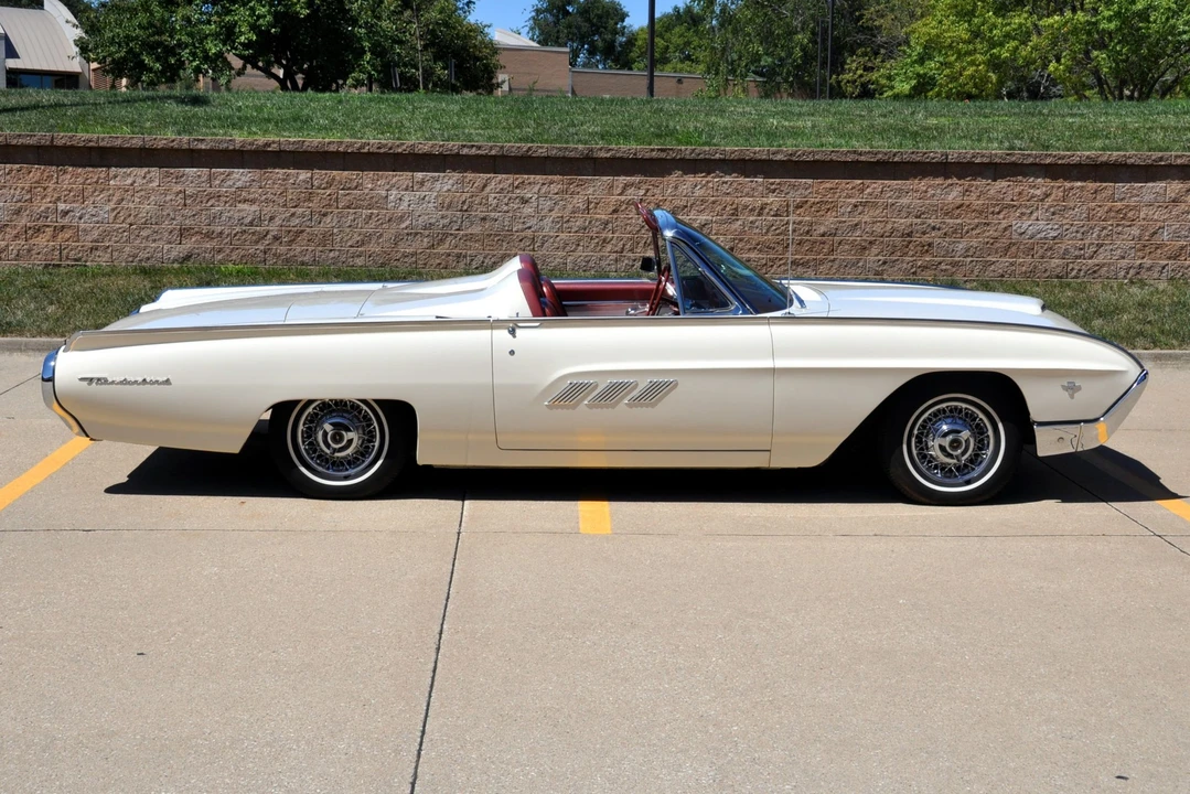 1963 Ford Thunderbird 3rd Gen - Image 10 of 31
