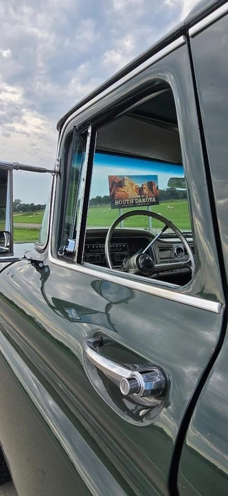 1963 GMC Suburban 5th Gen - Image 6 of 31