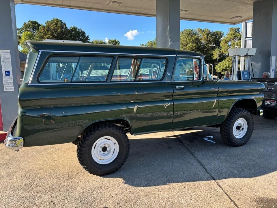 1963 GMC Suburban 5th Gen - Image 23 of 31