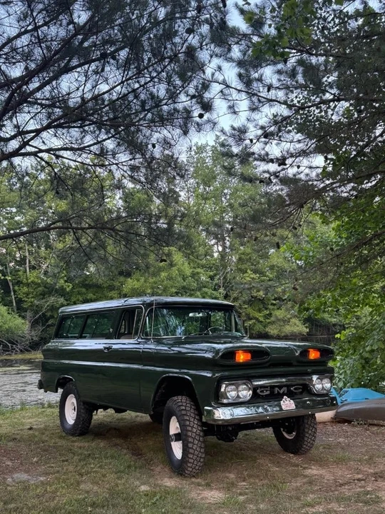 1963 GMC Suburban 5th Gen - Image 2 of 31