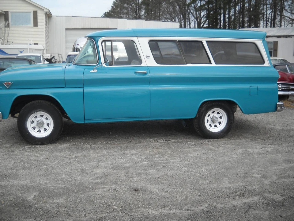 1963 GMC Suburban 4th Gen - Image 8 of 12