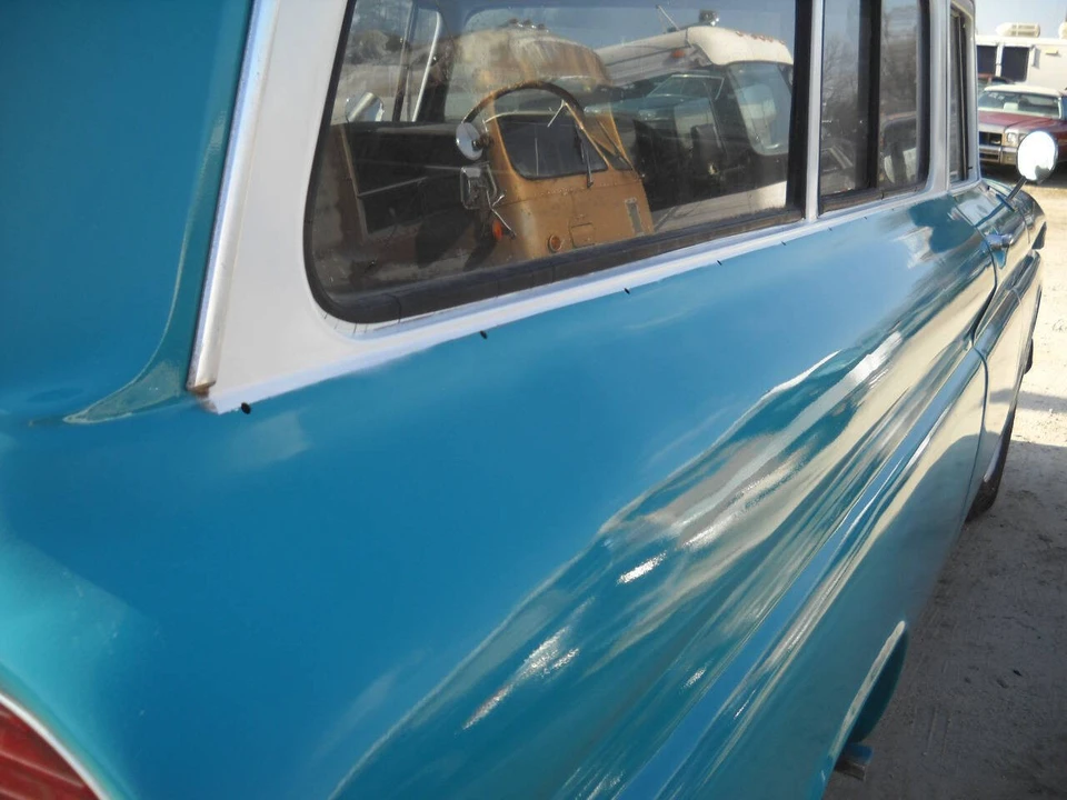 1963 GMC Suburban 4th Gen - Image 7 of 12