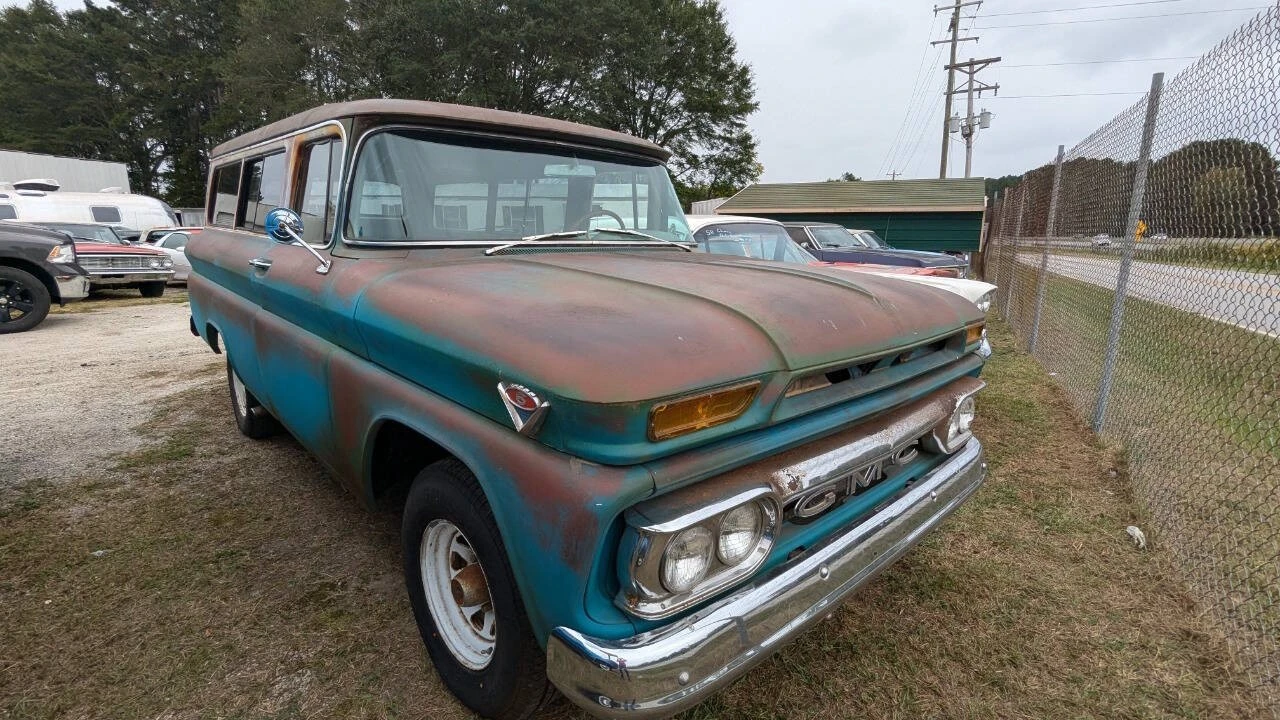 1963 GMC Suburban 4th Gen - Image 9 of 12