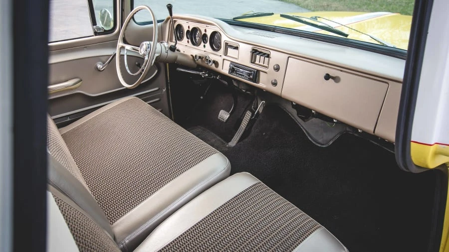 1963 GMC Suburban 5th Gen - Image 5 of 12