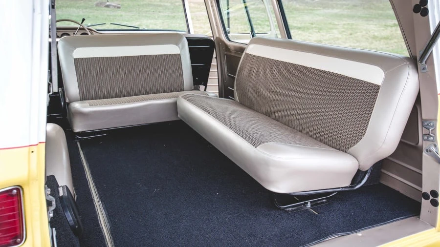 1963 GMC Suburban 5th Gen - Image 11 of 12