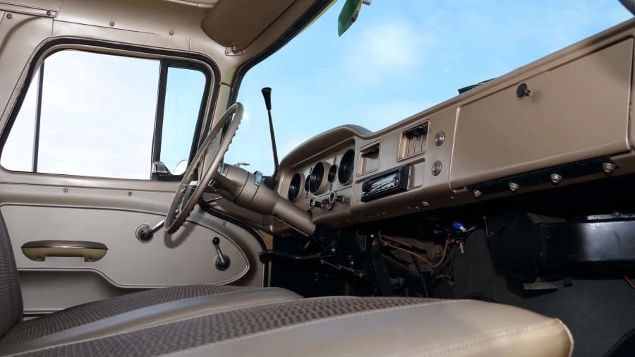 1963 GMC Suburban 5th Gen - Image 5 of 20
