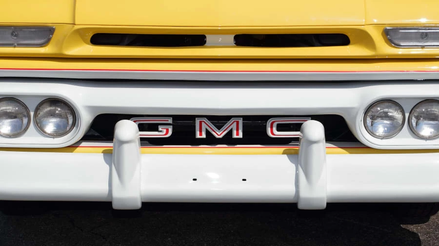 1963 GMC Suburban 5th Gen - Image 9 of 20