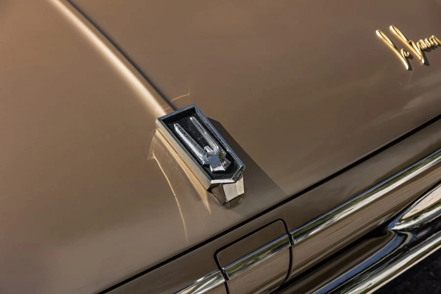 1963 Imperial LeBaron - Image 7 of 31