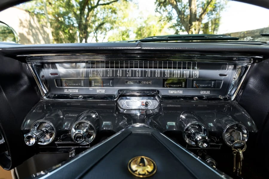 1963 Imperial LeBaron - Image 12 of 31