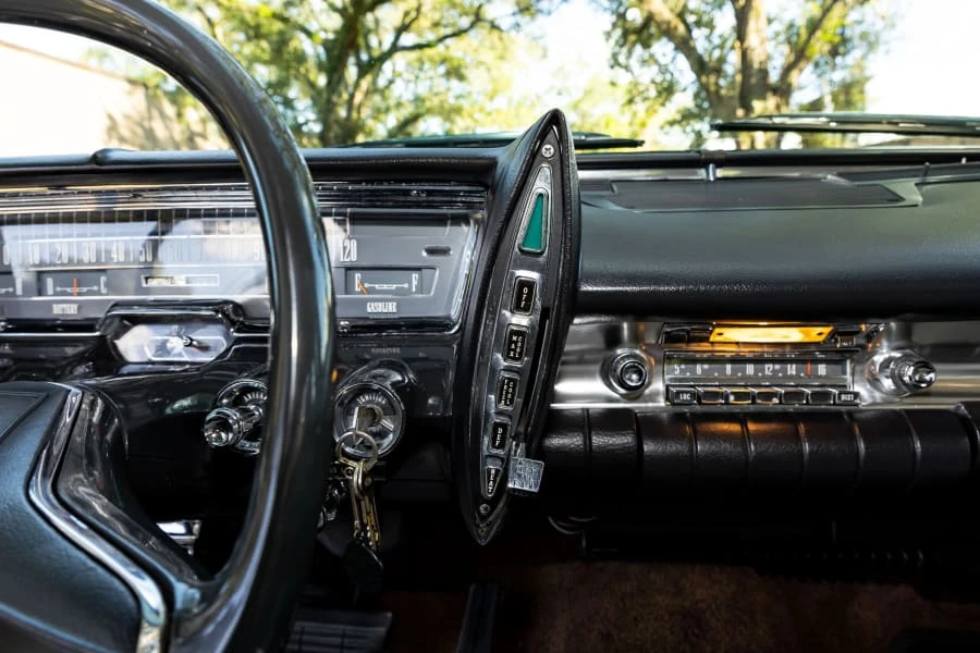1963 Imperial LeBaron - Image 24 of 31